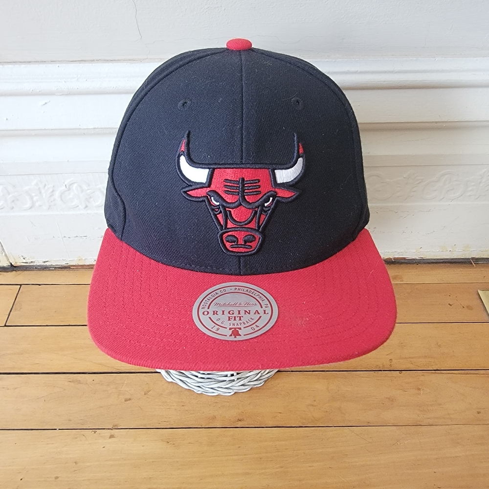 Mitchell & Ness Chicago Bulls Black and Red Snapback Hat
